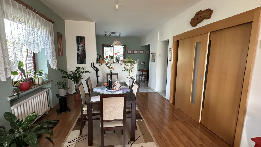 LOZORNO| 5-izbový RD s garážou na pozemku 536m2
