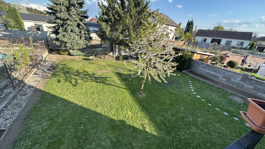 LOZORNO| 5-izbový RD s garážou na pozemku 536m2