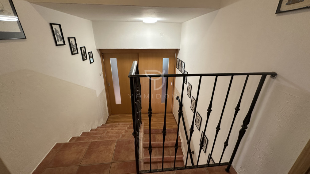 LOZORNO| 5-izbový RD s garážou na pozemku 536m2