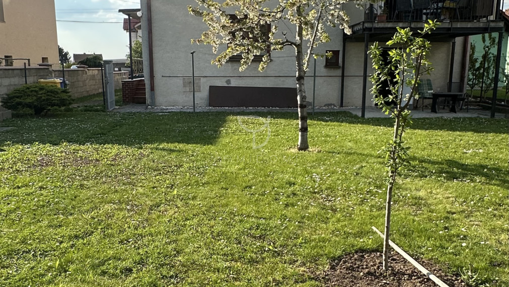 LOZORNO| 5-izbový RD s garážou na pozemku 536m2