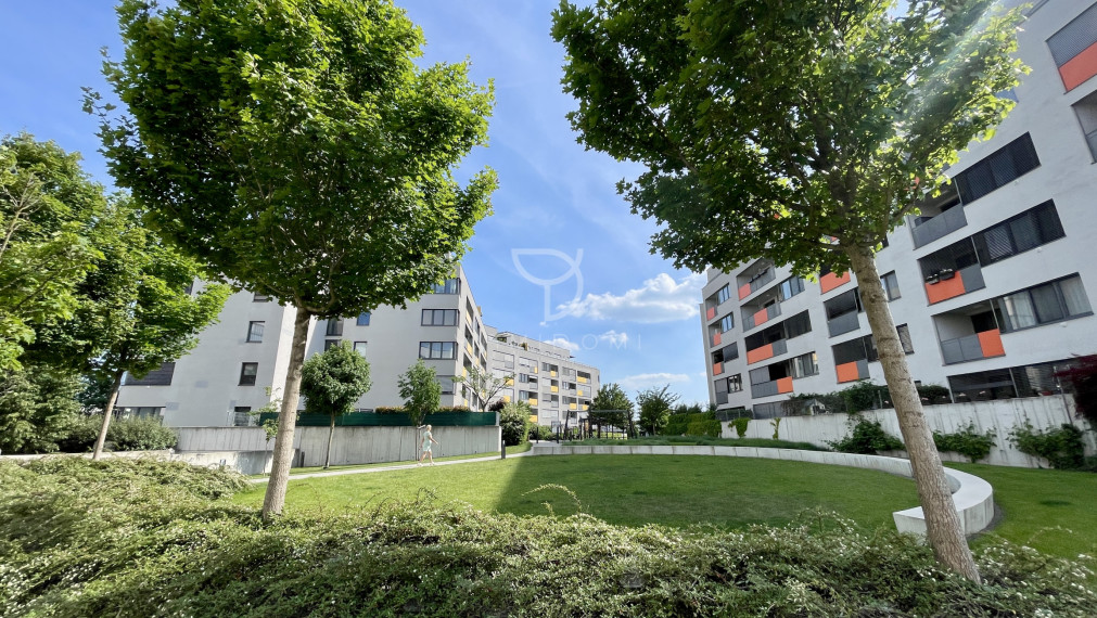 M A L O K R A S Ň A N S K Á | 2 izbový byt 51m² s lodžiou, pivnicou a parkovacím státím | BAIII - RAČA
