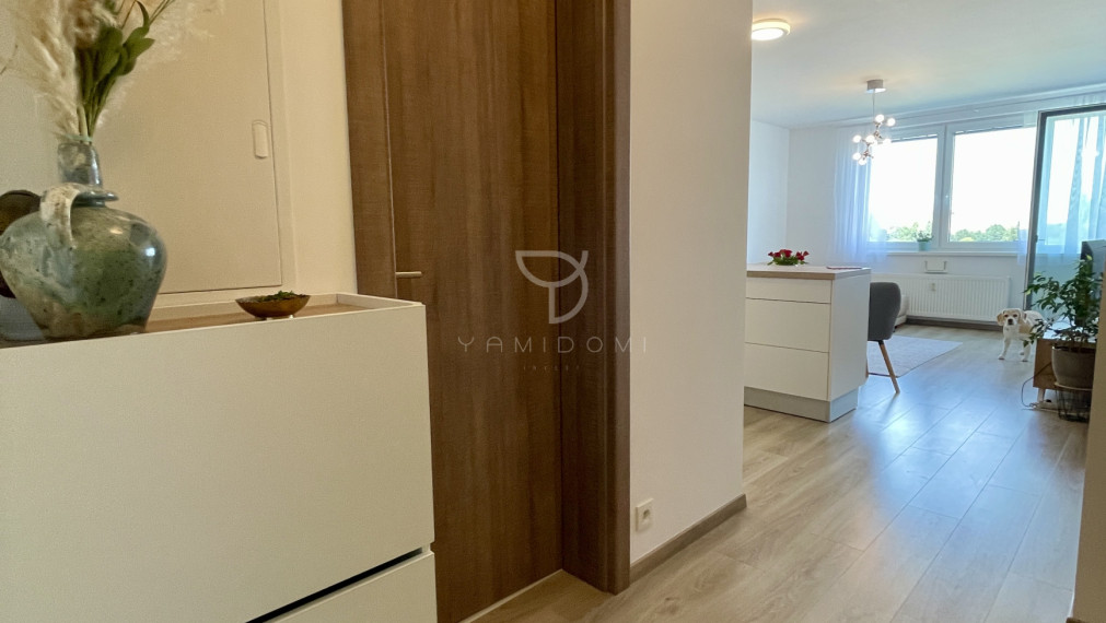 M A L O K R A S Ň A N S K Á | 2 izbový byt 51m² s lodžiou, pivnicou a parkovacím státím | BAIII - RAČA