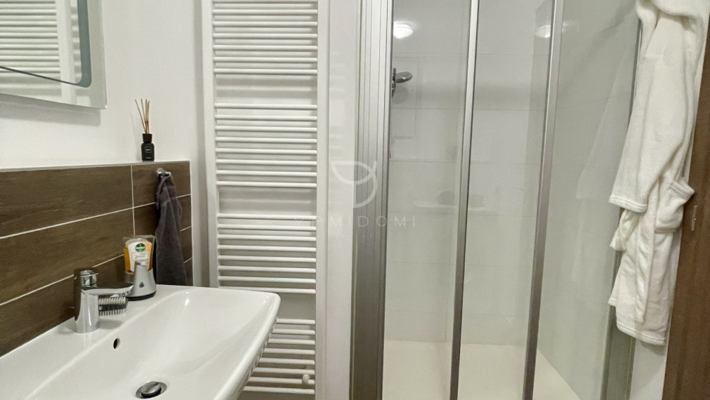 M A L O K R A S Ň A N S K Á | 2 izbový byt 51m² s lodžiou, pivnicou a parkovacím státím | BAIII - RAČA