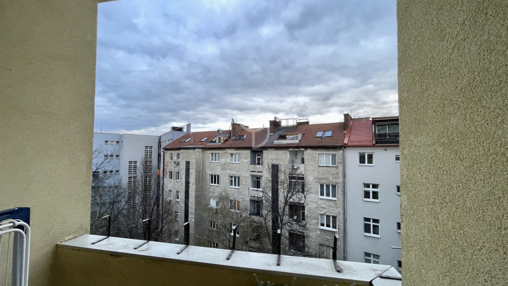 M U R G A Š O V A | Svetlý 2 izbový byt s lodžiou a pivnicou  | BAI - Staré Mesto