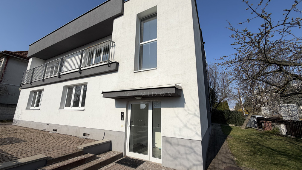 M U D R O Ň O V Á | 4i byt s balkónom a spoločným dvorom | BA I