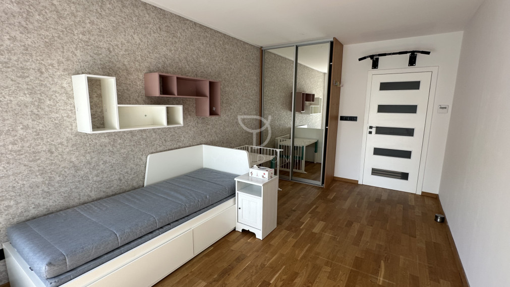 MIKOVíNIHO ul.| Klimatizovaný 3i byt s lodžiou a šatníkom vedľa parku Račianske mýtto