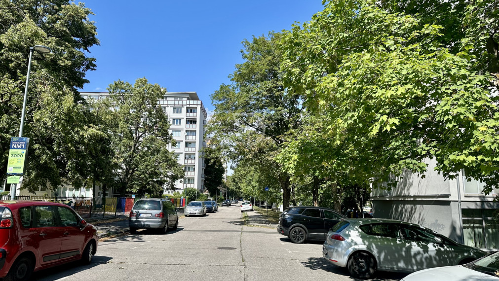 MIKOVíNIHO ul.| Klimatizovaný 3i byt s lodžiou a šatníkom vedľa parku Račianske mýtto