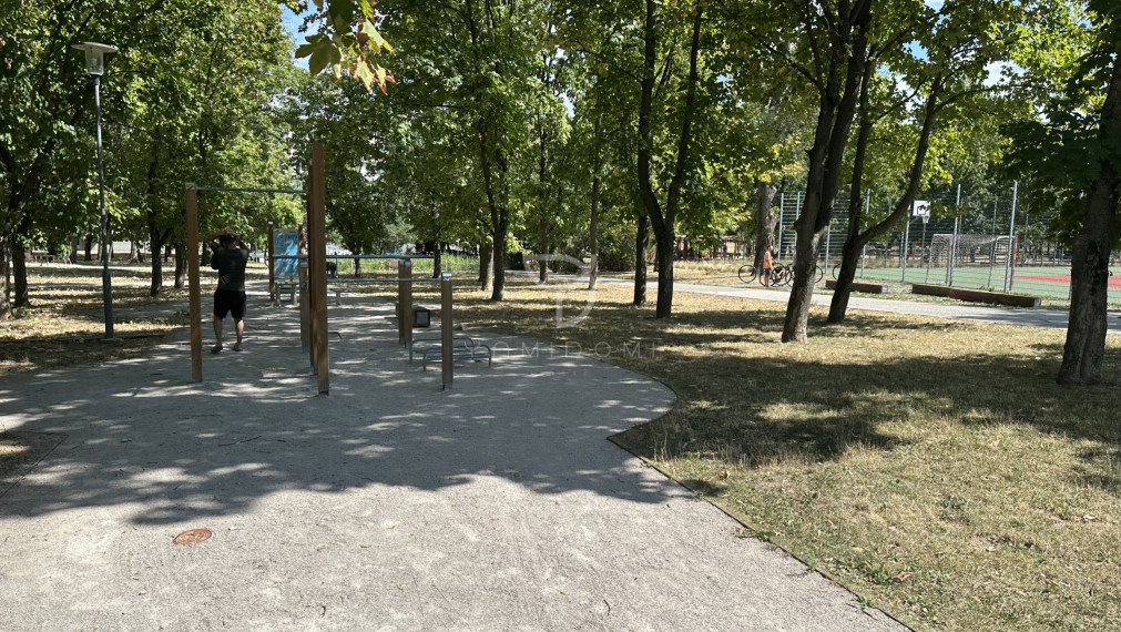 MIKOVíNIHO ul.| Klimatizovaný 3i byt s lodžiou a šatníkom vedľa parku Račianske mýtto