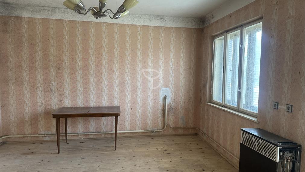 ZOHOR | RD s pozemkom 1212m2  na rekonštrukciu, centrum obce