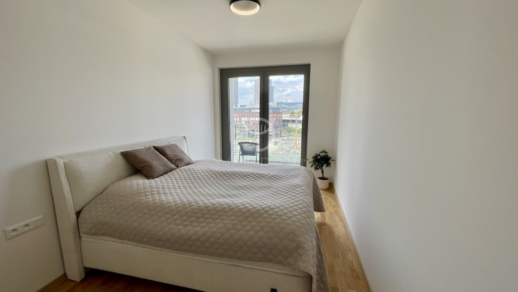 3-izbový apartmán v projekte METROPOLIS   | 2 balkóny  | parking  | downtown