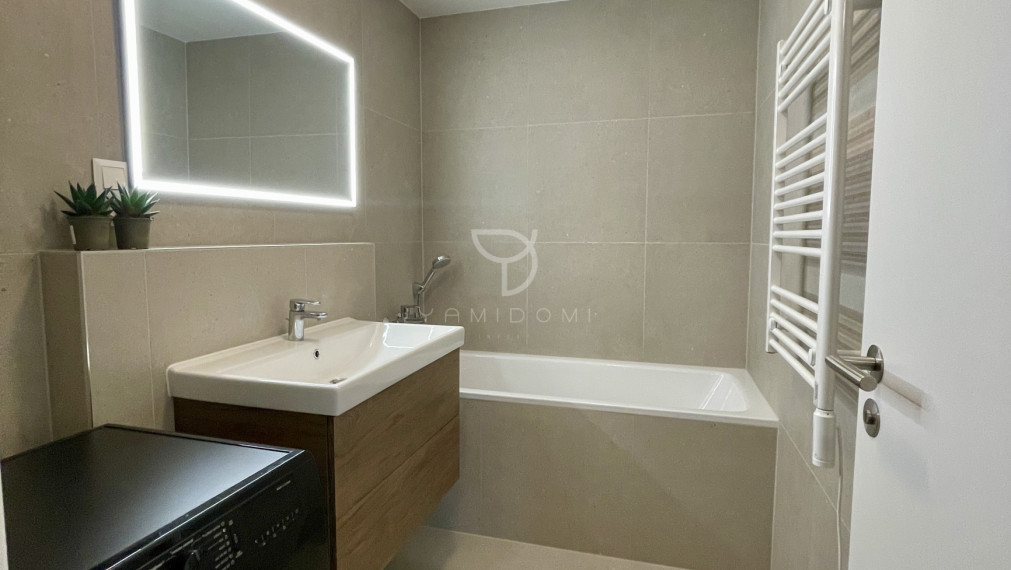 3-izbový apartmán v projekte METROPOLIS   | 2 balkóny  | parking  | downtown