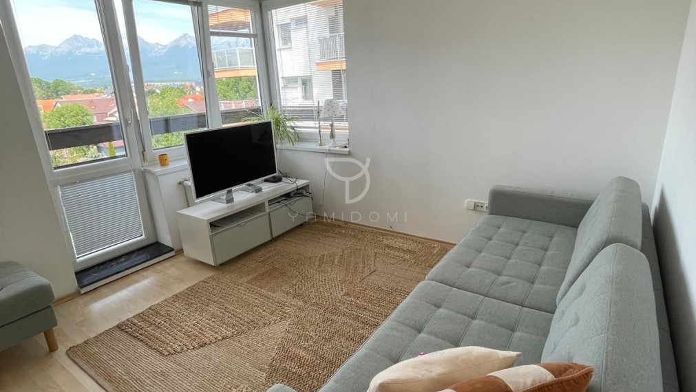 P O P R A D |  2 izbový byt s balkónom s výhľadom na Vysoké Tatry