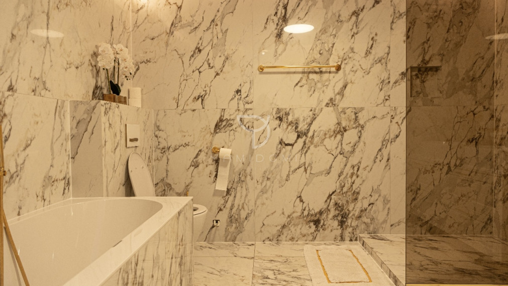 Luxusný mezonet 135 m² | terasa 150 m² |  parkovanie | LUŽNÁ