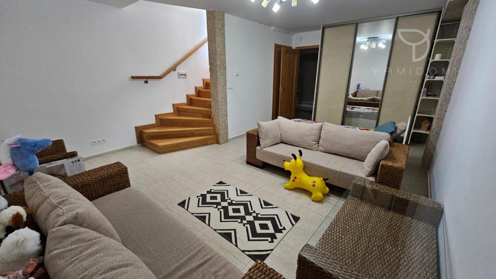 P E Z I N S K Á | 5i RD v kondomíniu, 150 m²  + terasa 30 m² | BAIII
