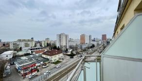 Zariadený 3 izbový byt s balkónom - RAČIANSKA