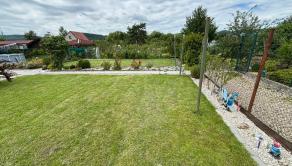 ŽABÍ MAJER| Záhrada 400m2 s chatkou