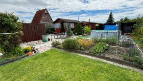 ŽABÍ MAJER| Záhrada 400m2 s chatkou