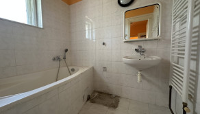 TRNÁVKA|4i RD v tichej ulici s pozemkom 254m2