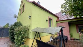 M A L É  L E V Á R E   |  5i RD s hosťovským apartmánom a veľkým pozemkom