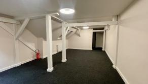 T O L S T É H O  | podkrovný kancelársky / ateliérový NP 70 m²  | BA I - Staré Mesto