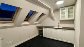 T O L S T É H O  | podkrovný kancelársky / ateliérový NP 70 m²  | BA I - Staré Mesto