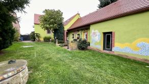 M A L É  L E V Á R E   |  5i RD s hosťovským apartmánom a veľkým pozemkom