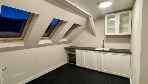 T O L S T É H O  | podkrovný kancelársky / ateliérový NP 70 m²  | BA I - Staré Mesto