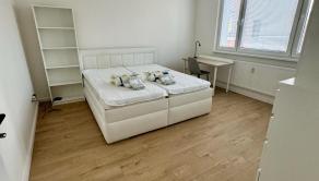 H O L Í Č S K A  | priestranná samostatná izba na prenájom | BAV - Petržalka