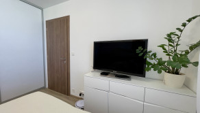 M A L O K R A S Ň A N S K Á | 2 izbový byt 51m² s lodžiou, pivnicou a parkovacím státím | BAIII - RAČA
