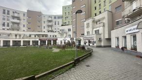 NÁM.SV.FRANTIŠKA| 1-izbový byt 38m2 s klimatizáciou a loggiou,Karlova Ves