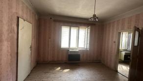 ZOHOR | RD s pozemkom 1212m2  na rekonštrukciu, centrum obce