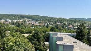 Ul.Kpt.Jána Rašu|1-izbový byt s krásnym výhľadom na Malé Karpaty