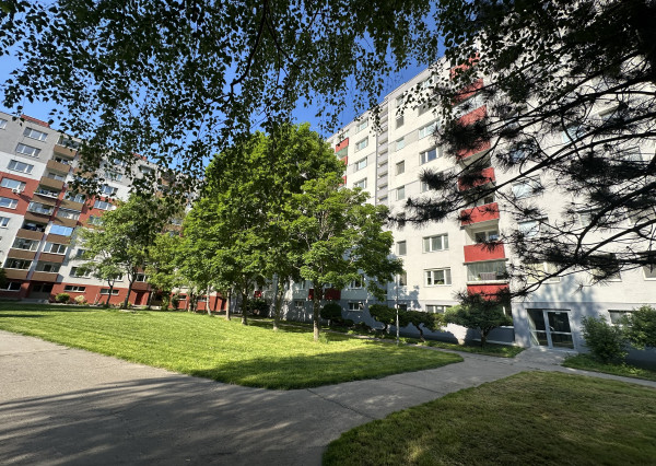 FARSKÉHO| 2-izbový byt s balkónom 50m2 za super cenu