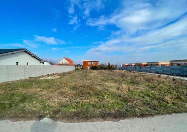 H V I E Z D O S L A V O V - SP na výstavbu RD vo výmere 677m²