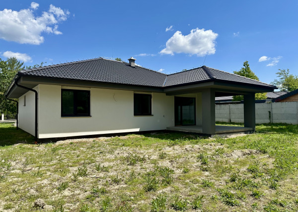 VEĽKÉ UĽANY| 4i moderný bungalov 50km od BA