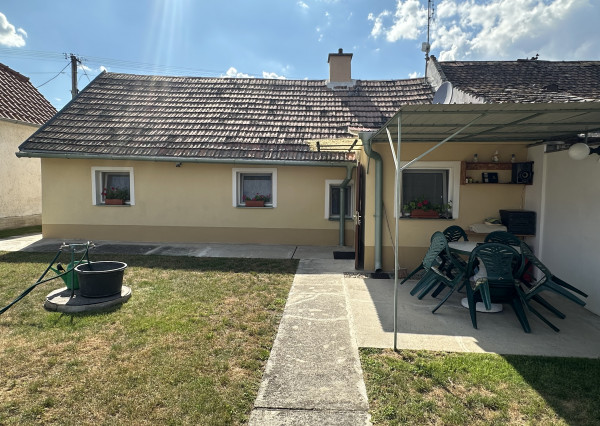 Vysoká pri Morave |2-izbový RD so zariadením v cene