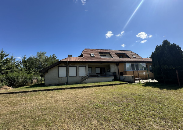 MATÚŠKOVO | 8izbový veľkorysý RD  na 1000m2 pozemku