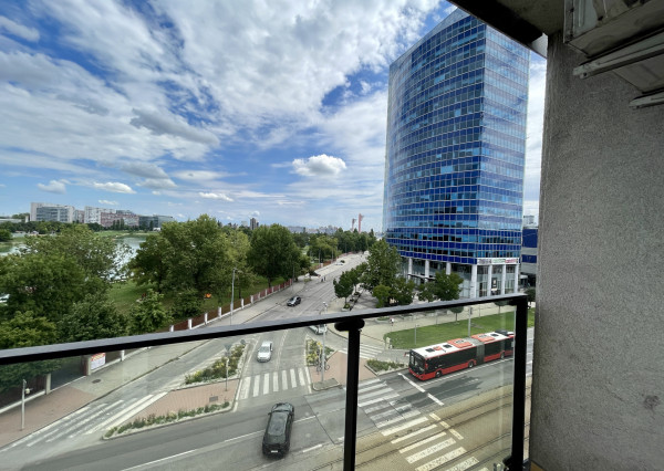 V A J N O R S K Á |  2i byt 68 m² + balkón s výhľadom na jazero  |  BAIII - NOVÉ MESTO