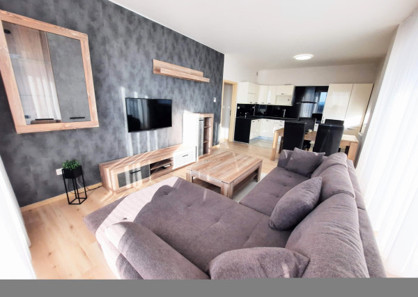 S M A R A G D O V Á |  3i byt 72m2 + terasa 18,5m2 + parking |  J A R O V C E