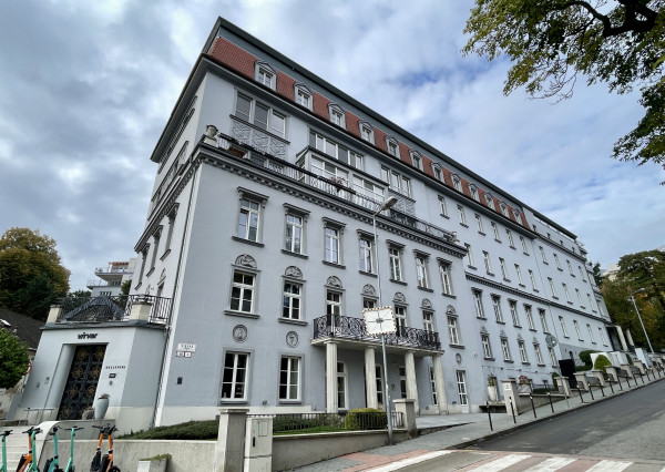 Zaujímavý priestor pre maséra vo wellness centre 7 SPA - Rezidencia H L B O K Á