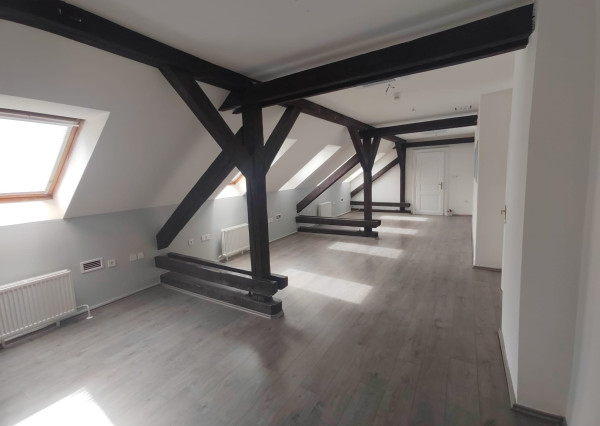 T O L S T É H O | podkrovný nebytový priestor 55 m²  | BA I - Staré Mesto