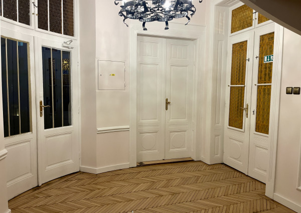 T O L S T É H O  | podkrovný kancelársky / ateliérový NP 70 m²  | BA I - Staré Mesto