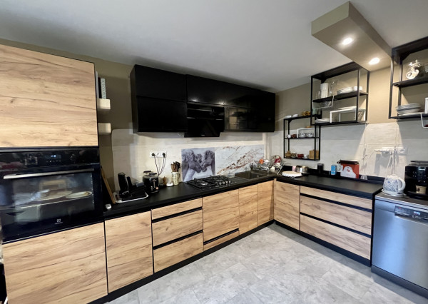 M A L É  L E V Á R E   |  5i RD s hosťovským apartmánom a veľkým pozemkom