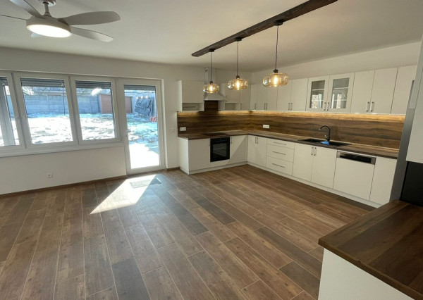 D E V Ä T I N O V Á | 4i rodinný dom so záhradou | BA II