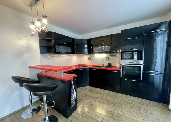 K V A Č A L O V A  |  2i byt 57m² s lodžiou a francúzskym balkónom  | BAII - Ružinov