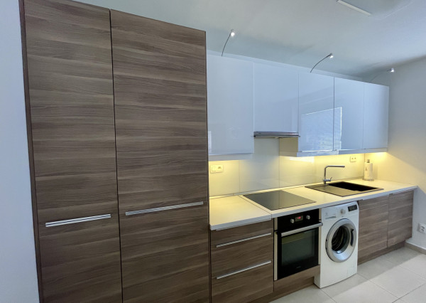 P A L K O V I Č O V A | 3 izbový byt 76m² s lodžiou a pivnicou | BA-NIVY