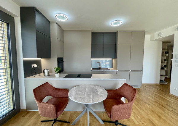 3-izbový apartmán v projekte METROPOLIS   | 2 balkóny  | parking  | downtown