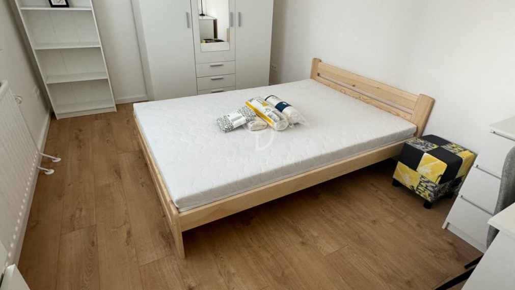 Separate furnished room in a 3-room apartment - HOLÍČSKA