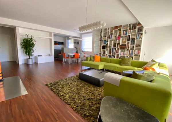 Luxusný 4 izbový byt s krbom, terasou a dvojgarážou - Karlova Ves